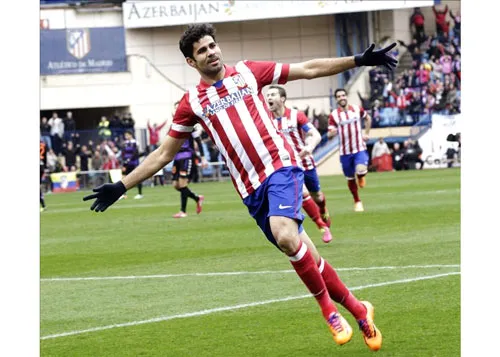 Diego Costa mừng bàn thắng. Diego Costa mừng bàn thắng.