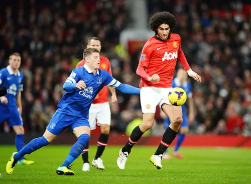 Cùng HLV David Moyes, tiền vệ Marouane Fellaini (phải) cũng có chuyến trở về Goodison Park. Cùng HLV David Moyes, tiền vệ Marouane Fellaini (phải) cũng có chuyến trở về Goodison Park.