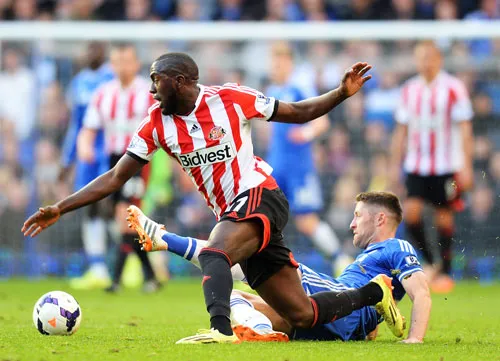 Chelsea (phải) gục ngã trước tinh thần chiến đấu kiên cường của Sunderland. Chelsea (phải) gục ngã trước tinh thần chiến đấu kiên cường của Sunderland.