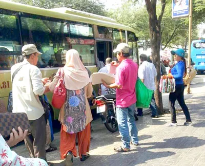 Nạn chèo kéo du khách: Nơi giảm, nơi tăng