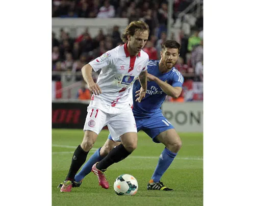 Một trong những điểm nhấn của Sevilla là vai trò thủ lĩnh của Ivan Rakitic(trái). Một trong những điểm nhấn của Sevilla là vai trò thủ lĩnh của Ivan Rakitic(trái).