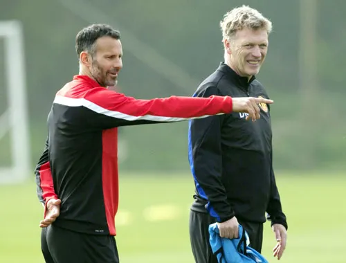 Man.United xác định Ryan Giggs (trái) chỉ tạm quyền đến cuối giải! Man.United xác định Ryan Giggs (trái) chỉ tạm quyền đến cuối giải!