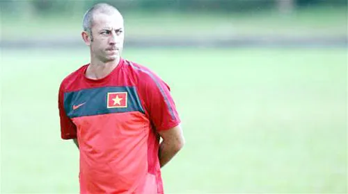 HLV Guillaume đang bắt đầu nghiên cứu các đối thủ của U19 Việt Nam tại bảng C. HLV Guillaume đang bắt đầu nghiên cứu các đối thủ của U19 Việt Nam tại bảng C.