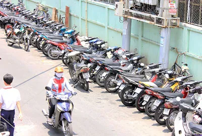Phập phồng khi gửi xe gắn máy