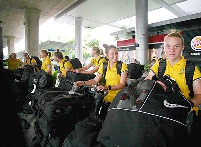 The Australian women’s football team arrive at Tan Son Nhat International Airport, HCMC, on May 8 (Photo:SGGP) The Australian women’s football team arrive at Tan Son Nhat International Airport, HCMC, on May 8 (Photo:SGGP)