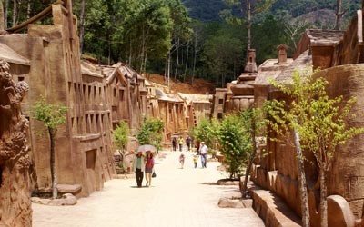 Walkway of clay tunnel (Photo: SGGP) Walkway of clay tunnel (Photo: SGGP)