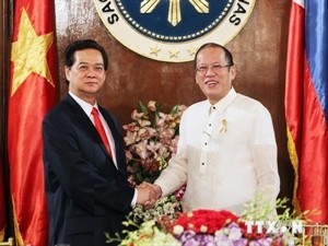 Prime Minister Nguyen Tan Dung and Philippine President Benigno S.Aquino III (Source: VNA) Prime Minister Nguyen Tan Dung and Philippine President Benigno S.Aquino III (Source: VNA)