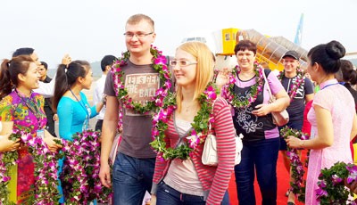 Russian tourists visit Mui Ne in Binh Thuan Province (Photo:SGGP) Russian tourists visit Mui Ne in Binh Thuan Province (Photo:SGGP)