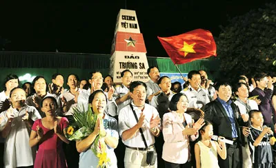 Đêm giao lưu văn nghệ của đoàn TPHCM. Đêm giao lưu văn nghệ của đoàn TPHCM.