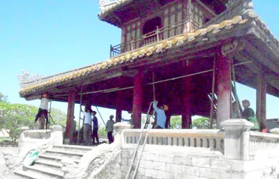 Vụ sập một góc di tích Phu Văn Lâu tại Huế: Chống đỡ để tăng khả năng chịu lực công trình