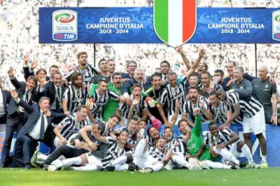 Niềm hân hoan của các cầu thủ và ban huấn luyện Juventus.
