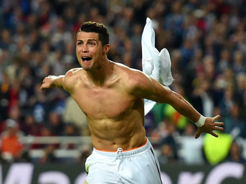 Ronaldo muốn bật khóc sau bàn ấn định chiến thắng 4 - 1 cho đội nhà.