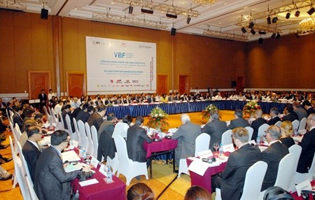 Foreign investors declared their continued support for and confidence in the Vietnamese market at the 2014 mid-term Vietnam Business Forum (VBF) in Hanoi on June 5.— VNA/VNS Photo Danh Lam Foreign investors declared their continued support for and confidence in the Vietnamese market at the 2014 mid-term Vietnam Business Forum (VBF) in Hanoi on June 5.— VNA/VNS Photo Danh Lam