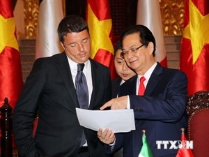 Prime Minister Nguyen Tan Dung (R) and his Italian counterpart Matteo Renzi (L) (Photo: VNA) Prime Minister Nguyen Tan Dung (R) and his Italian counterpart Matteo Renzi (L) (Photo: VNA)