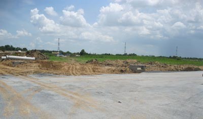 The long-delayed Van Phuc Riverside Residence project has been changed into a golf course in Thu Duc District, HCMC (Photo: SGGP) The long-delayed Van Phuc Riverside Residence project has been changed into a golf course in Thu Duc District, HCMC (Photo: SGGP)
