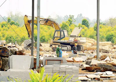 Bất cập trong việc đấu giá quyền khai thác khoáng sản ở Tây Nguyên, khiến ngân sách Nhà nước thất thu. Bất cập trong việc đấu giá quyền khai thác khoáng sản ở Tây Nguyên, khiến ngân sách Nhà nước thất thu.