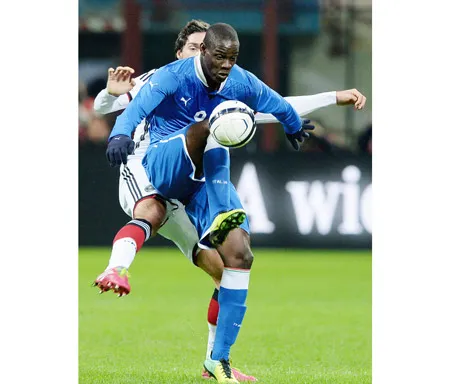 Mario Balotelli, thiên thần và quỷ dữ của đội tuyển Italia. Mario Balotelli, thiên thần và quỷ dữ của đội tuyển Italia.