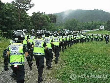 Cảnh sát bố ráp bắt chủ phà Sewol