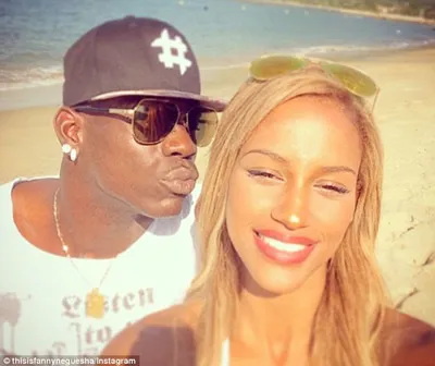 Balotelli “ghi bàn" sớm ảnh 3 Balotelli “ghi bàn" sớm ảnh 3