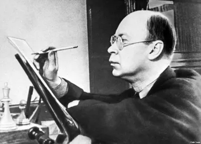 Nhà soạn nhạc Sergei Prokofiev Nhà soạn nhạc Sergei Prokofiev