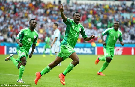 Ahmed Musa đang thể hiện ấn tượng trong màu áo Nigeria. Ahmed Musa đang thể hiện ấn tượng trong màu áo Nigeria.