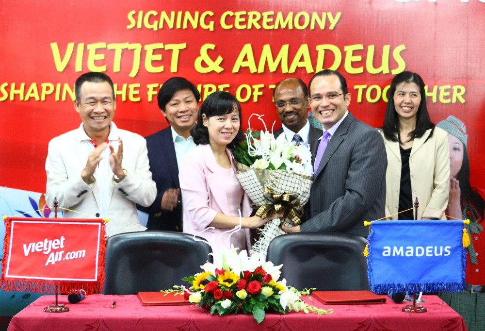 At the signing ceremony (Photo: Coutersy of Vietjet Air) At the signing ceremony (Photo: Coutersy of Vietjet Air)