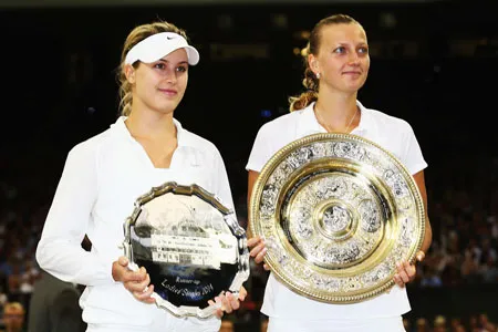 Eugenie Bouchard và Petra Kvitova (phải). Eugenie Bouchard và Petra Kvitova (phải).
