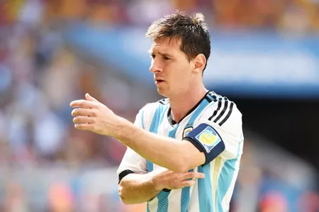 Messi vẫn là điểm nhấn quan trọng trong chiến thắng của Argentina. Messi vẫn là điểm nhấn quan trọng trong chiến thắng của Argentina.