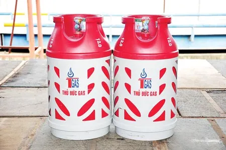 Thủ Đức Gas: An toàn, tiện lợi với bình gas vỏ bọc nhựa ảnh 2 Thủ Đức Gas: An toàn, tiện lợi với bình gas vỏ bọc nhựa ảnh 2