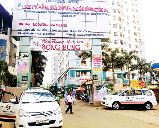 Apartment Block 584, Tan Phu District, HCMC where severe disputes over common and individual possession often occurs between dwellers and investor (Photo: SGGP) Apartment Block 584, Tan Phu District, HCMC where severe disputes over common and individual possession often occurs between dwellers and investor (Photo: SGGP)