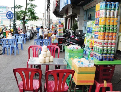 Bia được xếp vào bán như loại nước giải khát Bia được xếp vào bán như loại nước giải khát