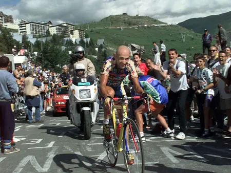 Marco Pantani khi còn thi đấu hồi năm 1997. Marco Pantani khi còn thi đấu hồi năm 1997.