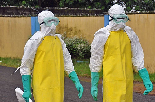 Hơn 120 nhân viên y tế đã chết vì nhiễm Ebola