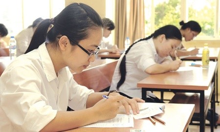Students sit for the university entrance exam at the Diplomatic Academy of Viet Nam. — VNA/VNS Photo Thanh Giang Students sit for the university entrance exam at the Diplomatic Academy of Viet Nam. — VNA/VNS Photo Thanh Giang