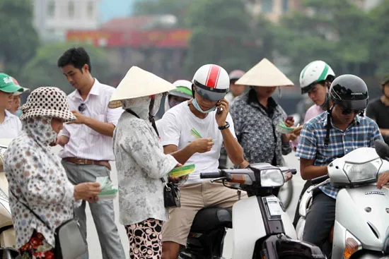 Nhọc nhằn kiếm vé xem U19 Việt Nam thi đấu ảnh 6