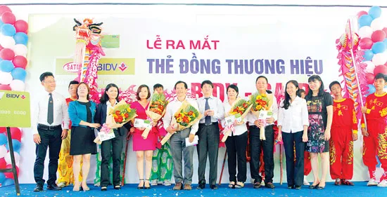 Chính thức ra mắt thẻ đồng thương hiệu SATRA - BIDV