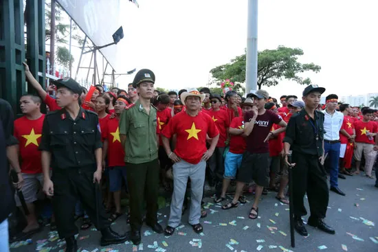 CĐV Việt Nam hào hứng trước trận chung kết gặp U19 Nhật Bản ảnh 5