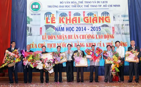 8 cá nhân và tập thể nhận huân chương lao động hạng 3 ảnh 5 8 cá nhân và tập thể nhận huân chương lao động hạng 3 ảnh 5
