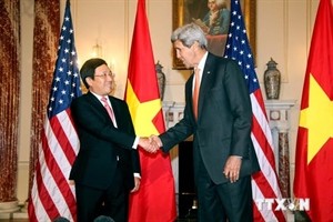 Deputy PM and FM Pham Binh Minh (L) and US State Secretary John Kerry have talks in Washington on October 2 (Photo: VNA) Deputy PM and FM Pham Binh Minh (L) and US State Secretary John Kerry have talks in Washington on October 2 (Photo: VNA)