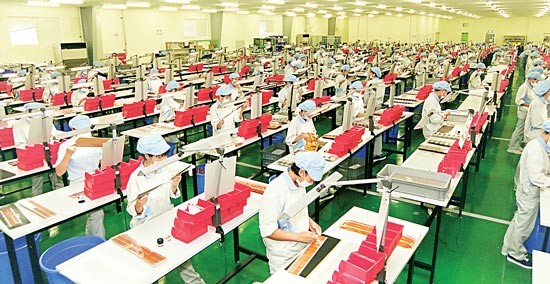Canon factory’s workers in Thang Long Industrial Park (Photo:SGGP) Cat Linh - Ha Dong urban railway (Photo:SGGP) Canon factory’s workers in Thang Long Industrial Park (Photo:SGGP) Cat Linh - Ha Dong urban railway (Photo:SGGP)