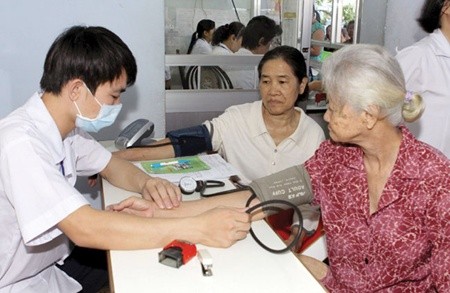 Senior citizens receive health checks at the District 3 Hospital in HCM City. National Assembly deputies say high growth rates will help improve provision of social services nation-wide. – VNA/VNS Photo Phuong Vy. Senior citizens receive health checks at the District 3 Hospital in HCM City. National Assembly deputies say high growth rates will help improve provision of social services nation-wide. – VNA/VNS Photo Phuong Vy.