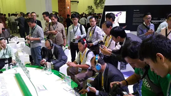 Những hình ảnh trong buổi ra mắt Oppo N3 và Oppo R5 ảnh 5 Những hình ảnh trong buổi ra mắt Oppo N3 và Oppo R5 ảnh 5