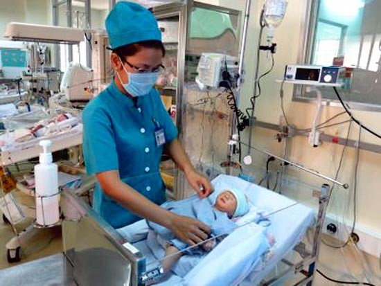 The newborn is being treated in the hospital(Photo: SGGP) The newborn is being treated in the hospital(Photo: SGGP)