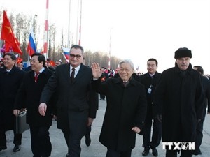 Party General Secretary Nguyen Phu Trong is welcomed at Vnocovo-2 Airport in Moscow (Source: VNA) Party General Secretary Nguyen Phu Trong is welcomed at Vnocovo-2 Airport in Moscow (Source: VNA)