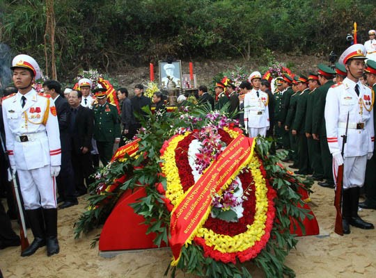 Thousand of people visit grave of General Vo Nguyen Giap in Quang Binh province. (Photo:SGGP) Thousand of people visit grave of General Vo Nguyen Giap in Quang Binh province. (Photo:SGGP)