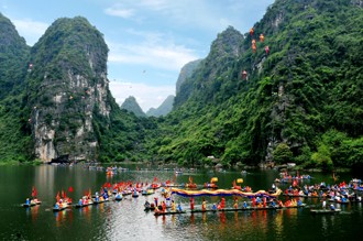 Ninh Binh’s Trang An Scenic Landscape Complex is inscribed on the UNESCO World Heritage Site. (Photo: SGGP) Ninh Binh’s Trang An Scenic Landscape Complex is inscribed on the UNESCO World Heritage Site. (Photo: SGGP)