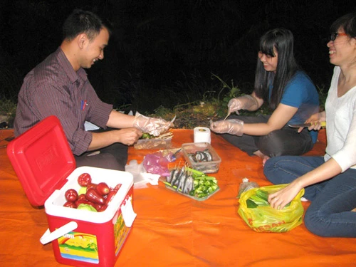 “Thiên đường” picnic đêm ở Sài Gòn ảnh 2 “Thiên đường” picnic đêm ở Sài Gòn ảnh 2