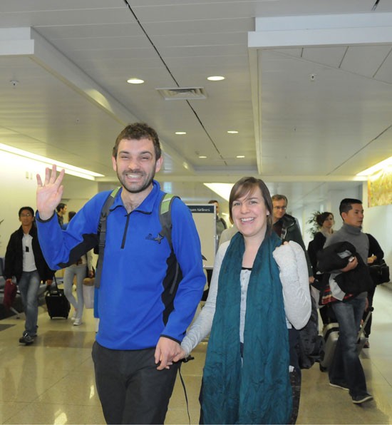 First foreign tourists arrive in Ho Chi Minh City on January 1. (Photo: SGGP) First foreign tourists arrive in Ho Chi Minh City on January 1. (Photo: SGGP)