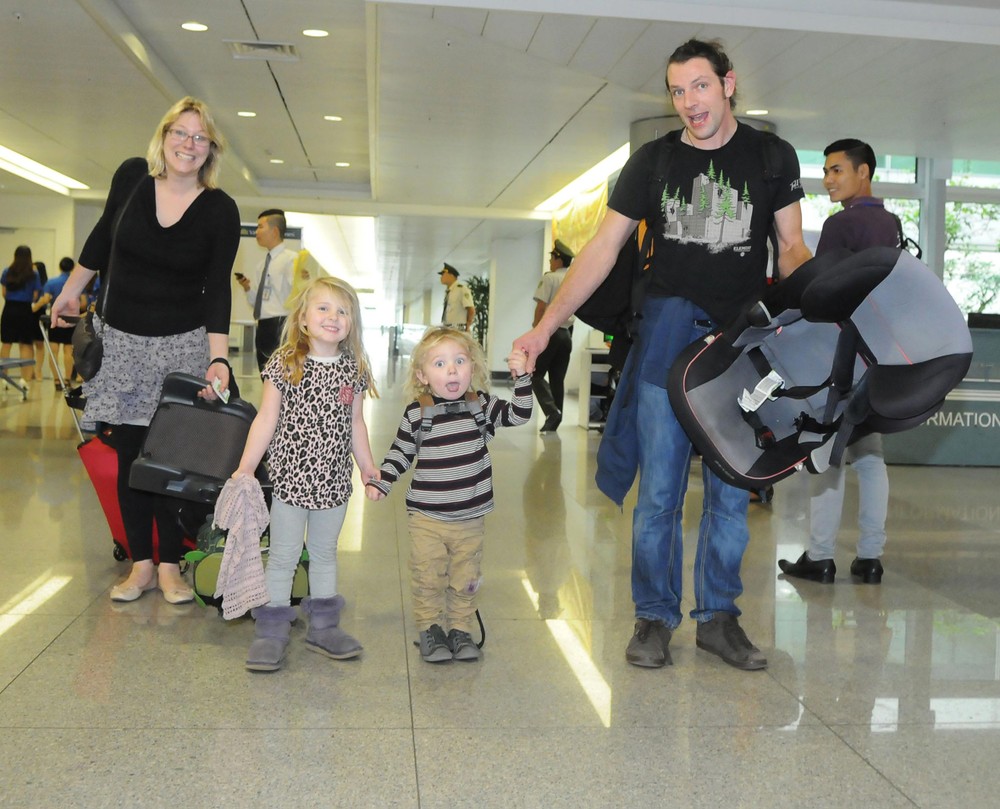 The British family arrives in Ho Chi Minh City on first day of New Year. (Photo: SGGP) The British family arrives in Ho Chi Minh City on first day of New Year. (Photo: SGGP)