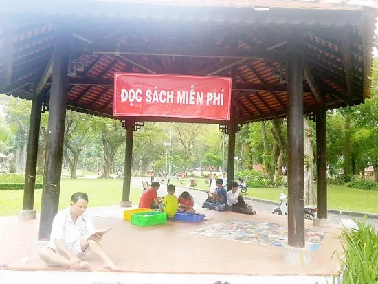 Thư viện ở công viên